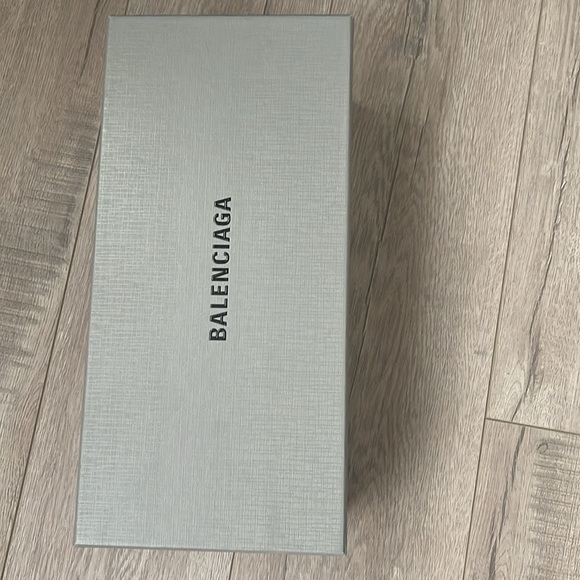 Balenciaga shearling mules - Picture 6 of 6